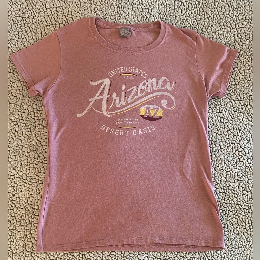 Gildan Arizona Desert Oasis Pink Tee Shirt Women’s Size Medium